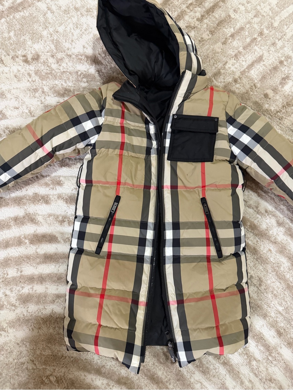 Burberry Authentic Puffer Jacket- unisex size 8